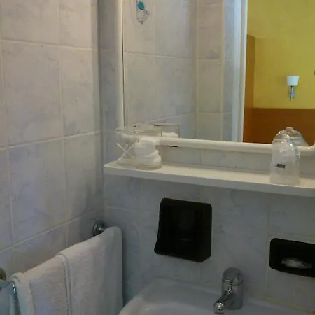 La Parigina 3*